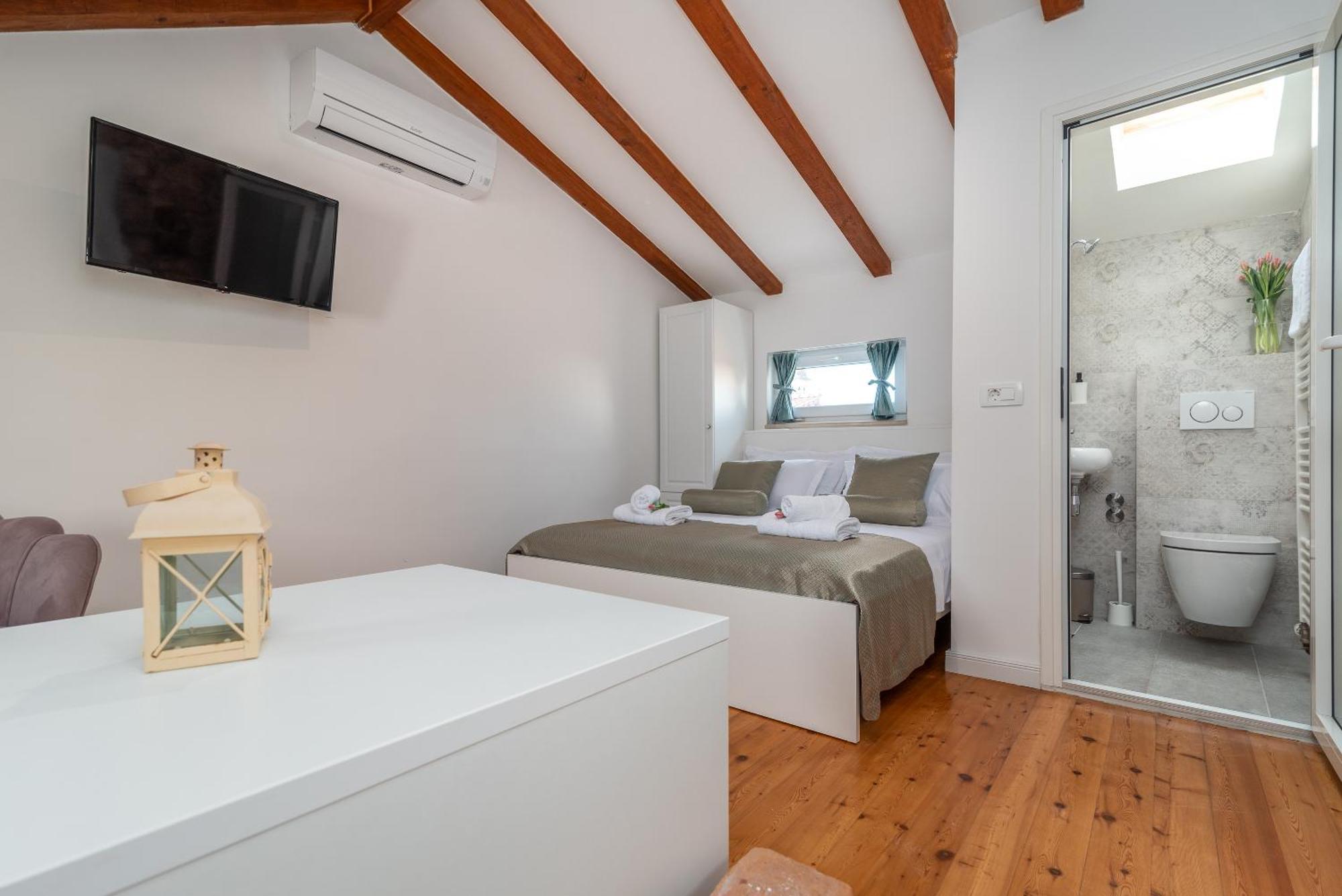Manero Trogir Exterior foto