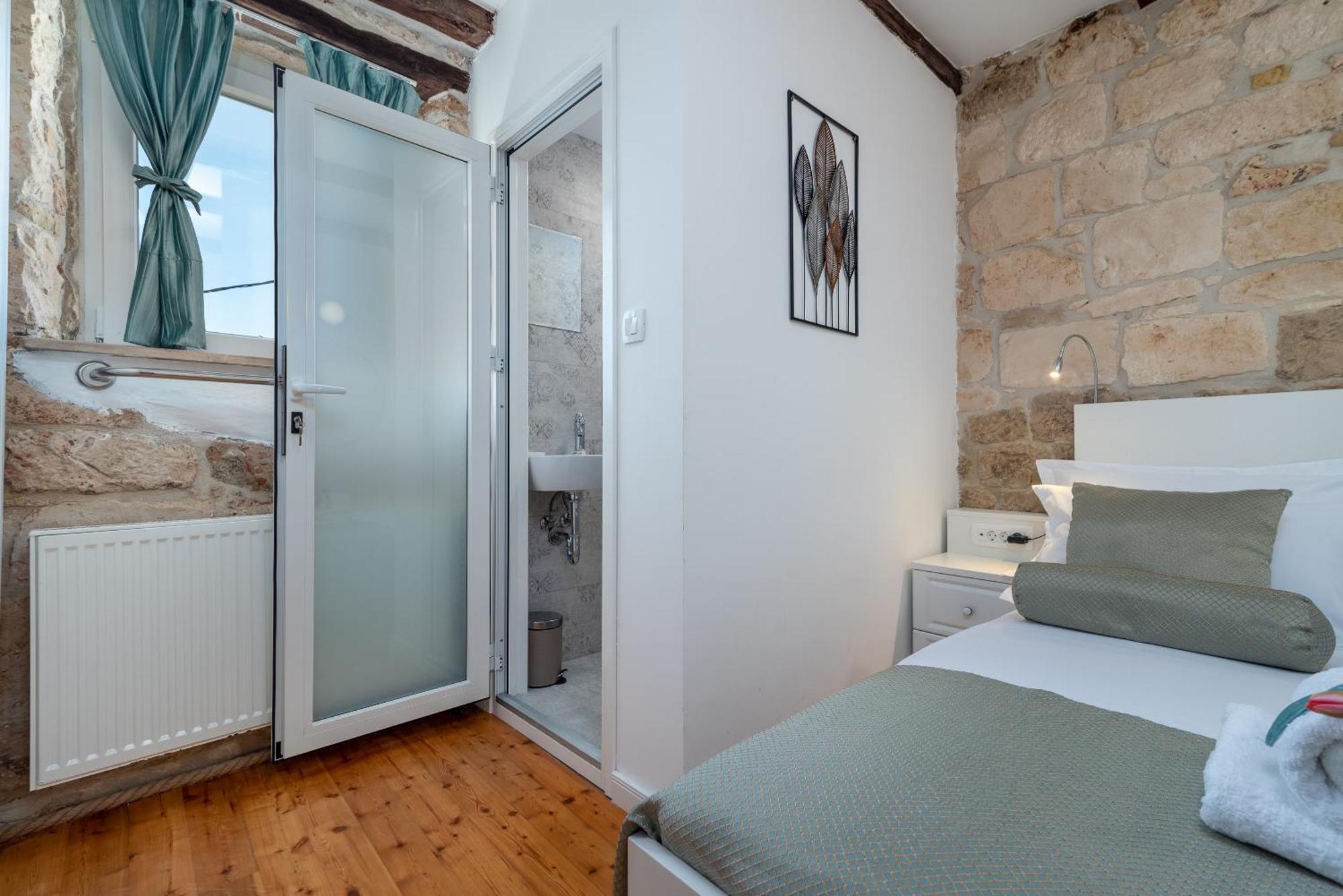 Manero Trogir Exterior foto